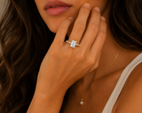 Imperia Twist Emerald Diamond Ring